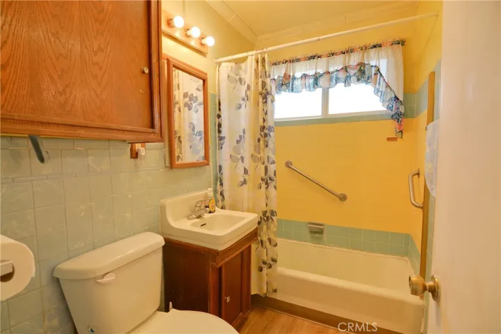 827 Larimore Avenue, La Puente, California 91744