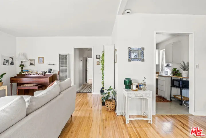 4033 Clayton Avenue, Los Angeles, California 90027