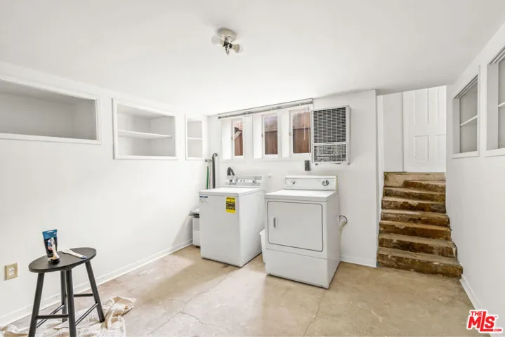 4033 Clayton Avenue, Los Angeles, California 90027