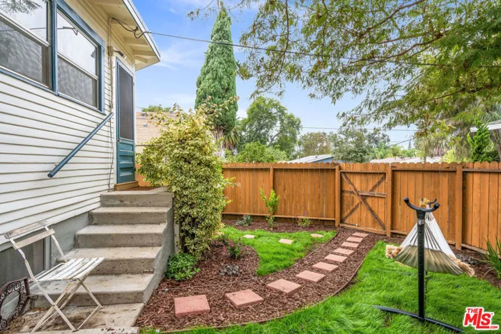 4033 Clayton Avenue, Los Angeles, California 90027