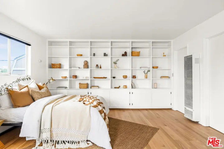 4033 Clayton Avenue, Los Angeles, California 90027