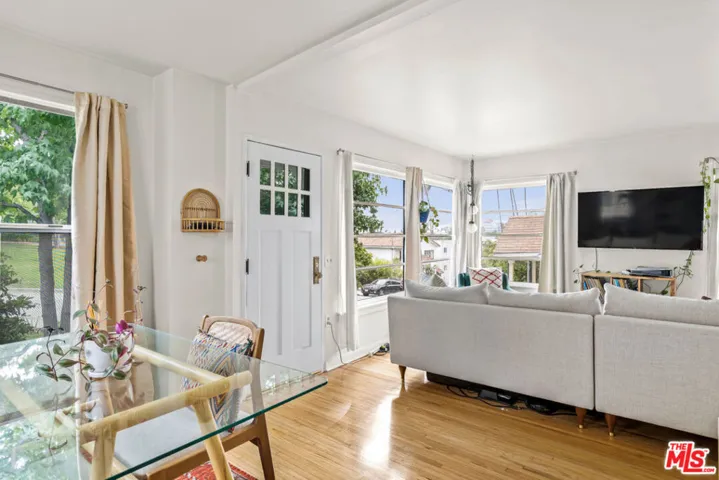4033 Clayton Avenue, Los Angeles, California 90027