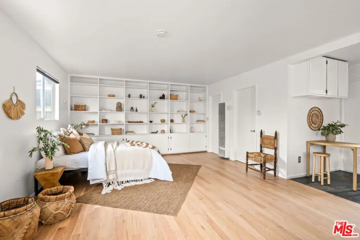 4033 Clayton Avenue, Los Angeles, California 90027