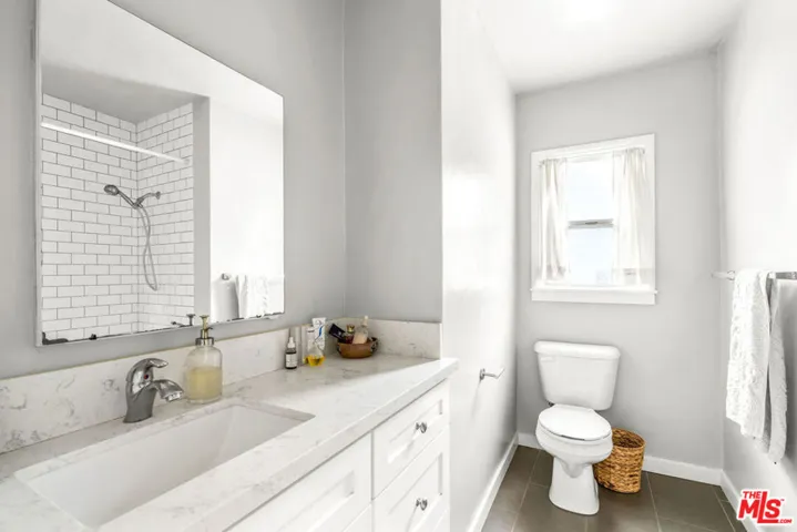 4033 Clayton Avenue, Los Angeles, California 90027