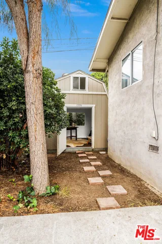 4033 Clayton Avenue, Los Angeles, California 90027