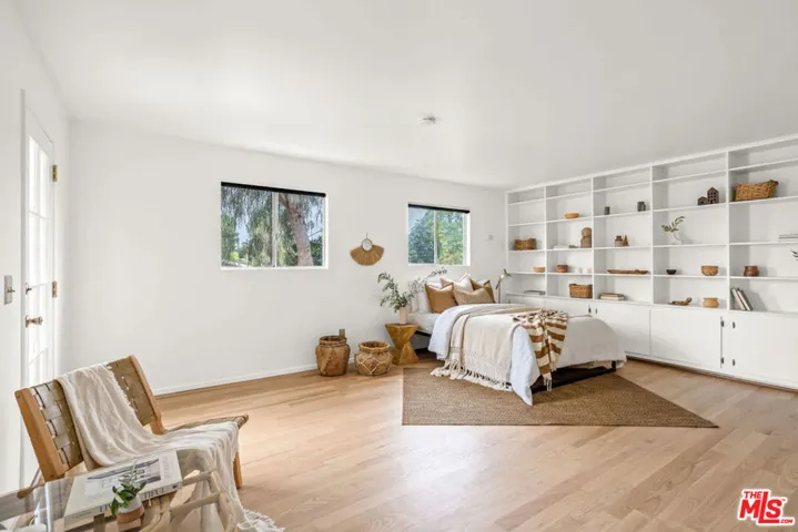 4033 Clayton Avenue, Los Angeles, California 90027