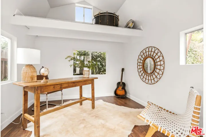 4033 Clayton Avenue, Los Angeles, California 90027