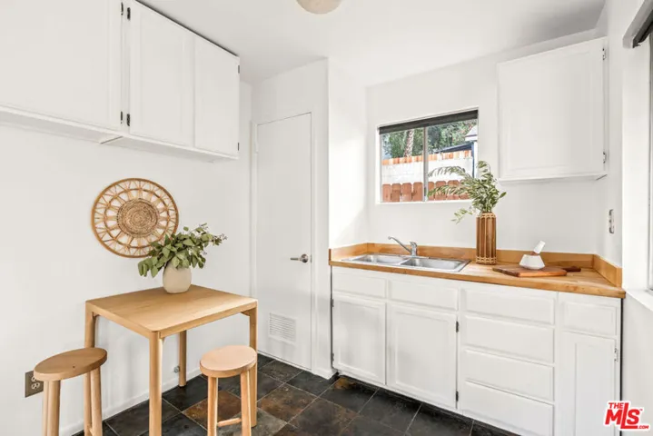 4033 Clayton Avenue, Los Angeles, California 90027