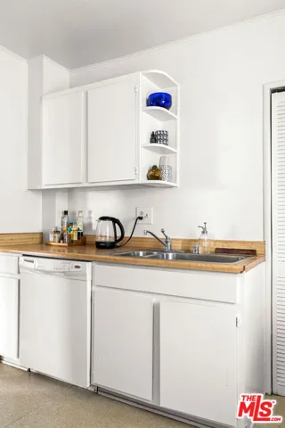 4033 Clayton Avenue, Los Angeles, California 90027