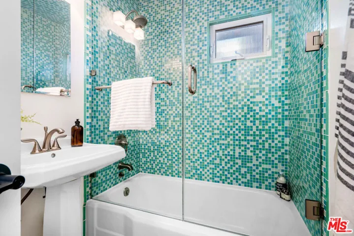 3540 Maplewood Avenue, Los Angeles, California 90066