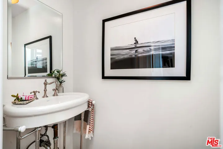 3540 Maplewood Avenue, Los Angeles, California 90066