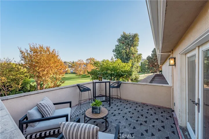 Upstairs Viewing Deck of  Lakeside Golf Club & Universal Studios