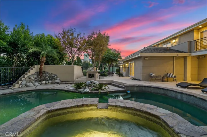 Private Fenced Pool, Spa, Lounging Area