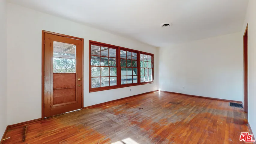 7719 Nestle Avenue, Reseda, California 91335