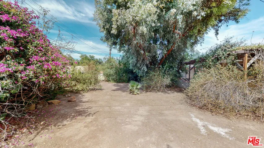 7719 Nestle Avenue, Reseda, California 91335