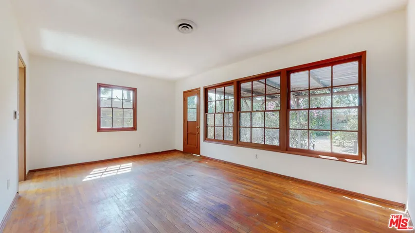7719 Nestle Avenue, Reseda, California 91335