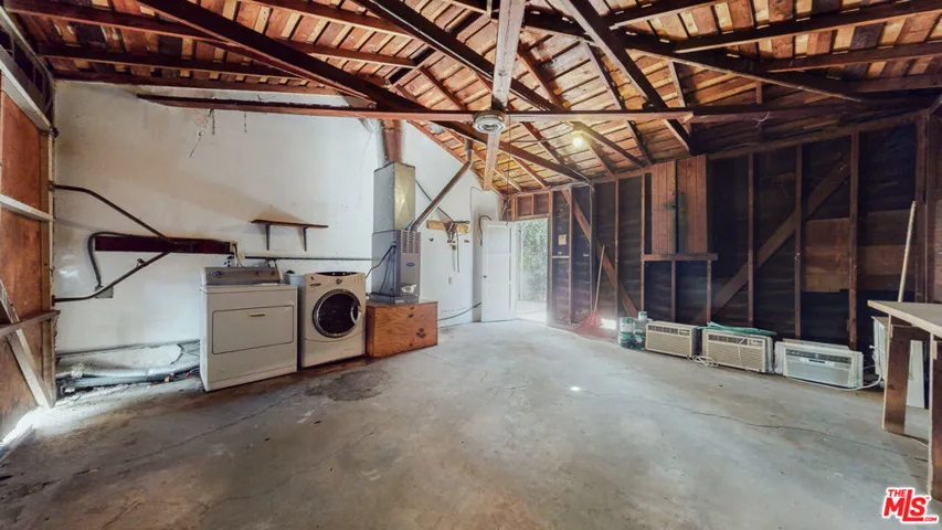 7719 Nestle Avenue, Reseda, California 91335
