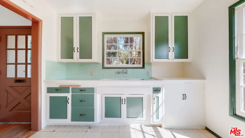 7719 Nestle Avenue, Reseda, California 91335