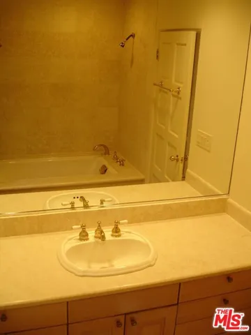 14590 Valley Vista Boulevard, Sherman Oaks, California 91403