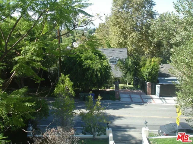 14590 Valley Vista Boulevard, Sherman Oaks, California 91403