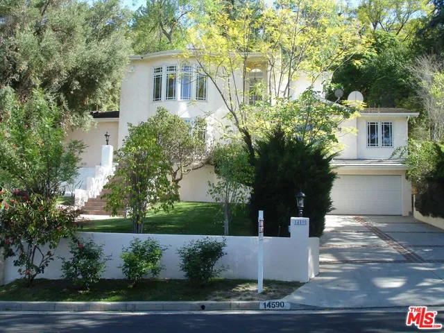 14590 Valley Vista Boulevard, Sherman Oaks, California 91403