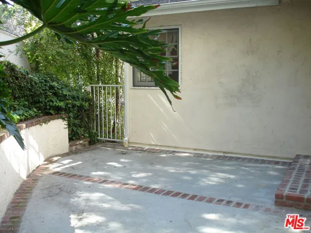 14590 Valley Vista Boulevard, Sherman Oaks, California 91403