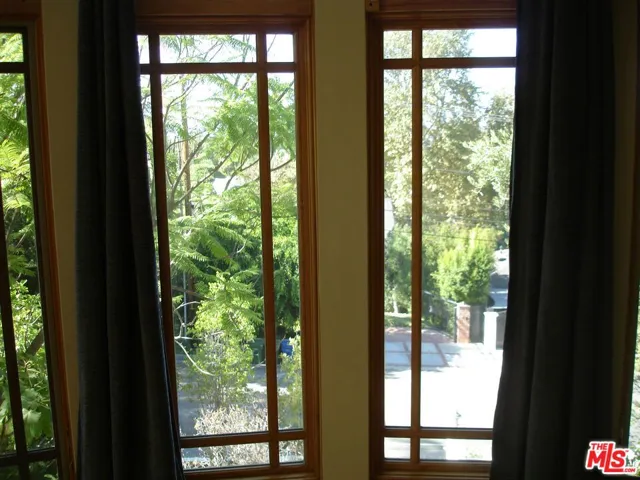 14590 Valley Vista Boulevard, Sherman Oaks, California 91403