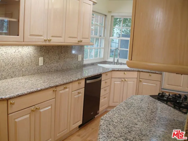 14590 Valley Vista Boulevard, Sherman Oaks, California 91403