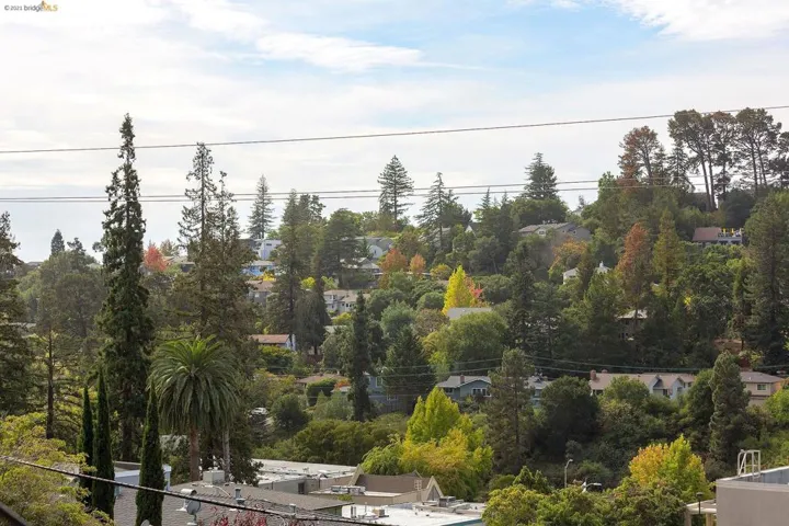 6558 Lucas Ave 302, Oakland, California 94611