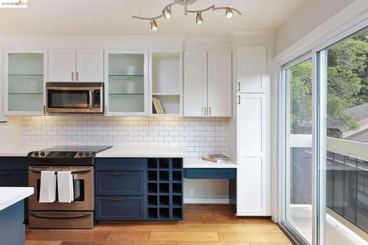 6558 Lucas Ave 302, Oakland, California 94611
