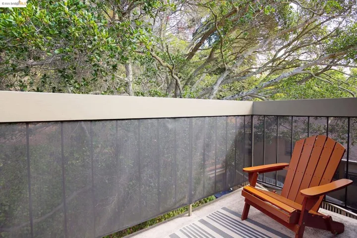 6558 Lucas Ave 302, Oakland, California 94611