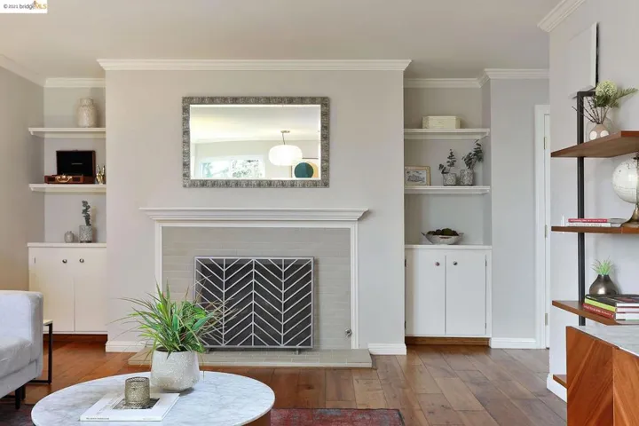 6558 Lucas Ave 302, Oakland, California 94611
