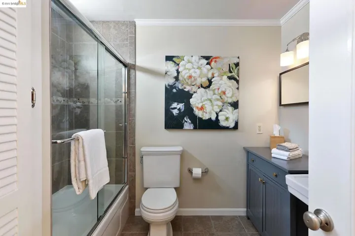 6558 Lucas Ave 302, Oakland, California 94611