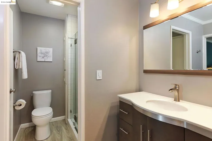 6558 Lucas Ave 302, Oakland, California 94611