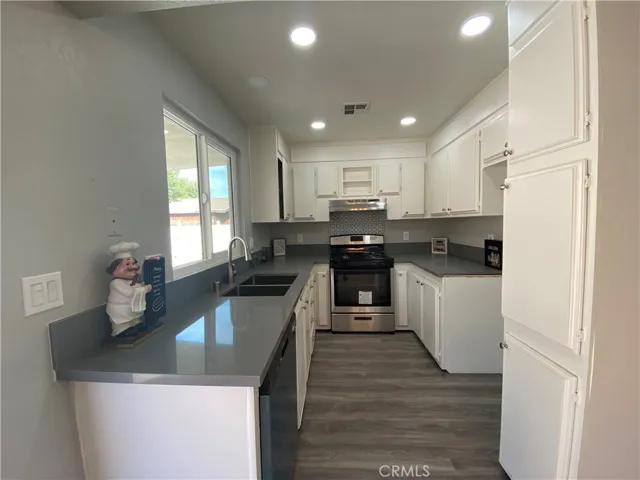 2341 Rosewood Avenue, Lancaster, California 93535