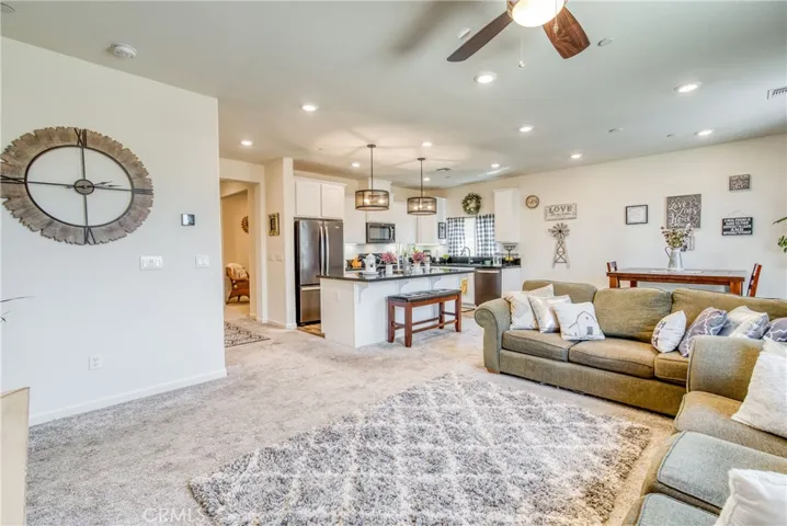 6882 E Braly Avenue, Fresno, California 93727