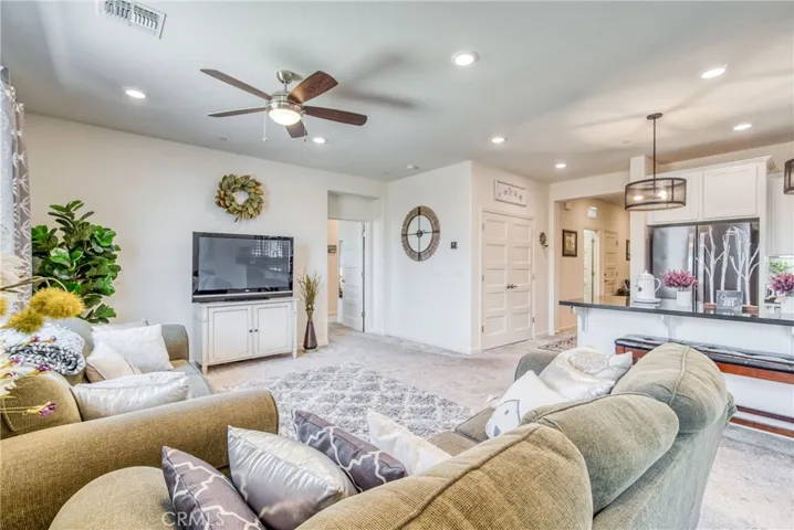 6882 E Braly Avenue, Fresno, California 93727