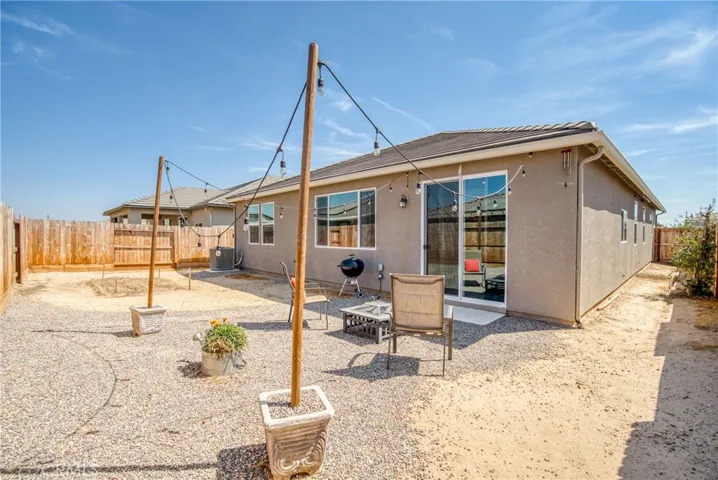 6882 E Braly Avenue, Fresno, California 93727