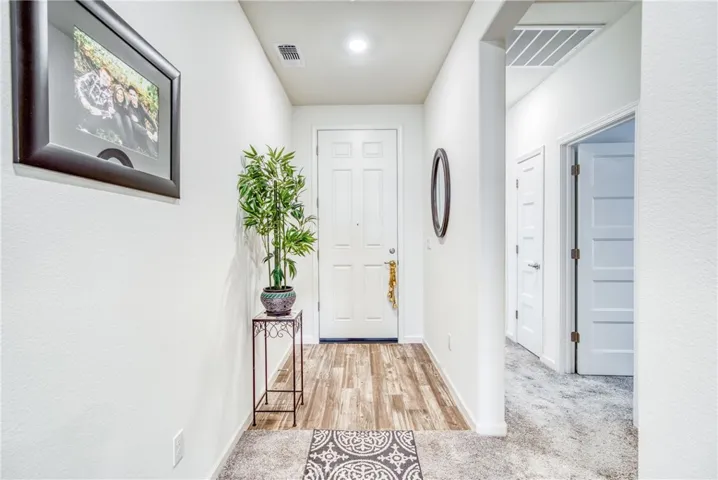 6882 E Braly Avenue, Fresno, California 93727
