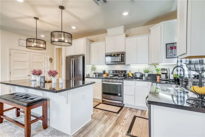 6882 E Braly Avenue, Fresno, California 93727