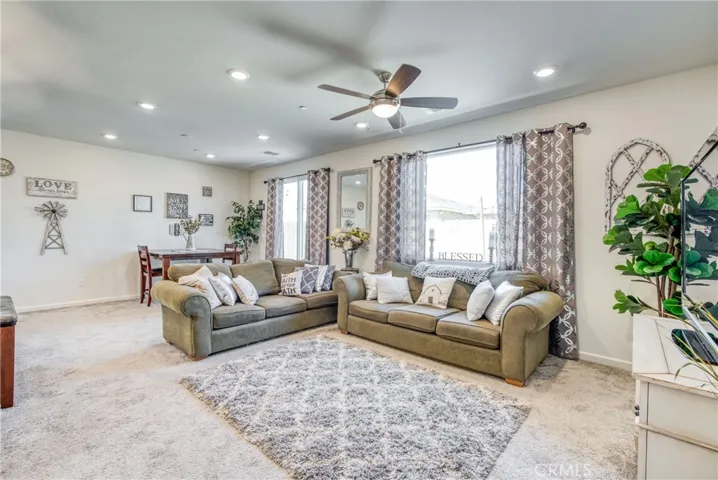 6882 E Braly Avenue, Fresno, California 93727