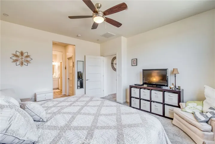 6882 E Braly Avenue, Fresno, California 93727
