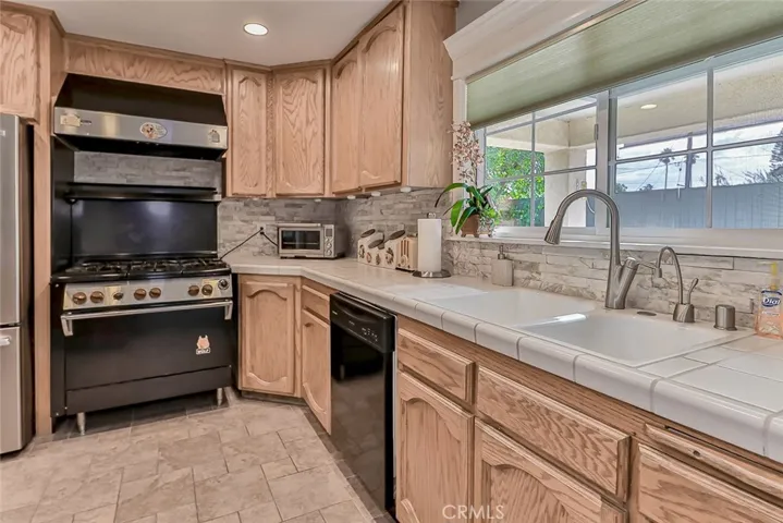 2831 Dalhart Avenue, Simi Valley, California 93063