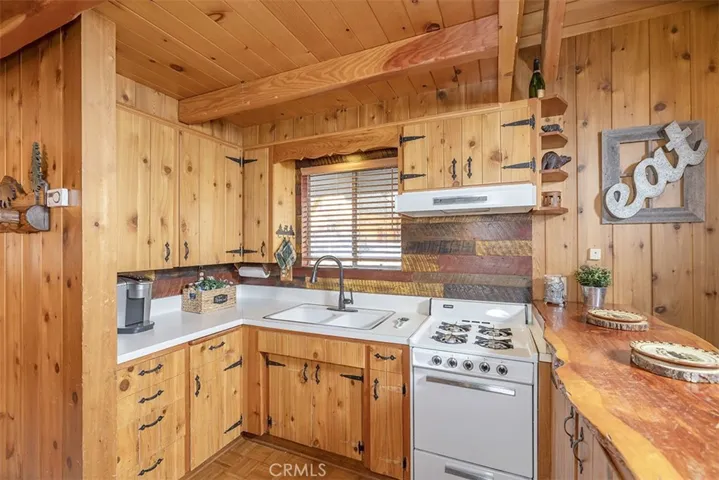 39907 Forest Road, Big Bear, California 92315