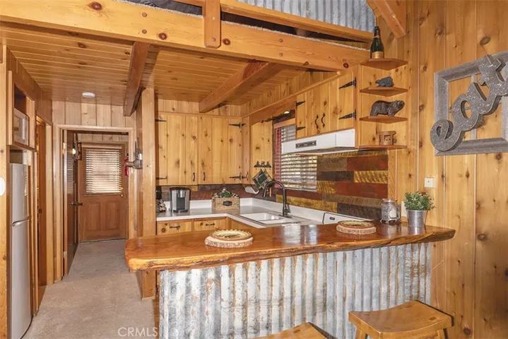 39907 Forest Road, Big Bear, California 92315