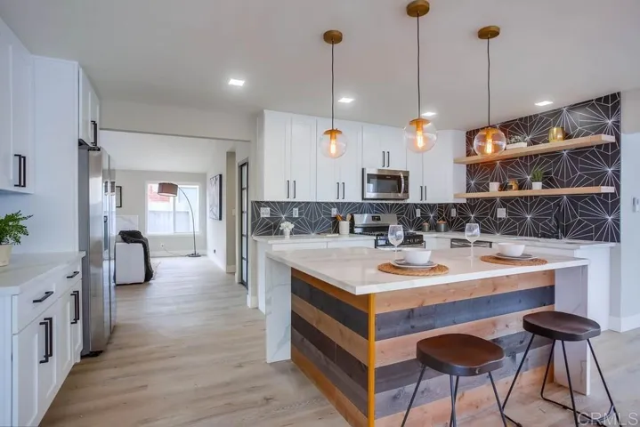 8836 Arcturus Way, San Diego, California 92126