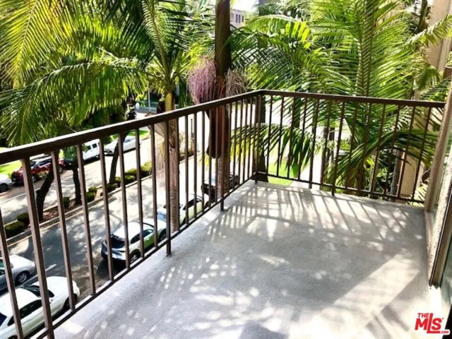 211 California Avenue 404, Santa Monica, California 90403