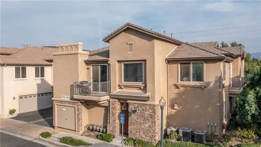 27950 Avalon Drive, Canyon Country, California 91351