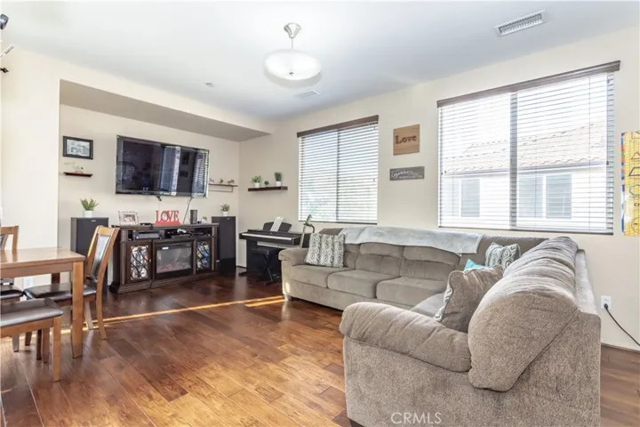 27950 Avalon Drive, Canyon Country, California 91351