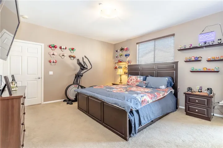 27950 Avalon Drive, Canyon Country, California 91351